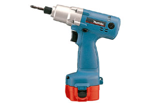 ВИНТОВЕРТ УДАРЕН АКУМУЛАТОРЕН MAKITA 6960DWA /12V/